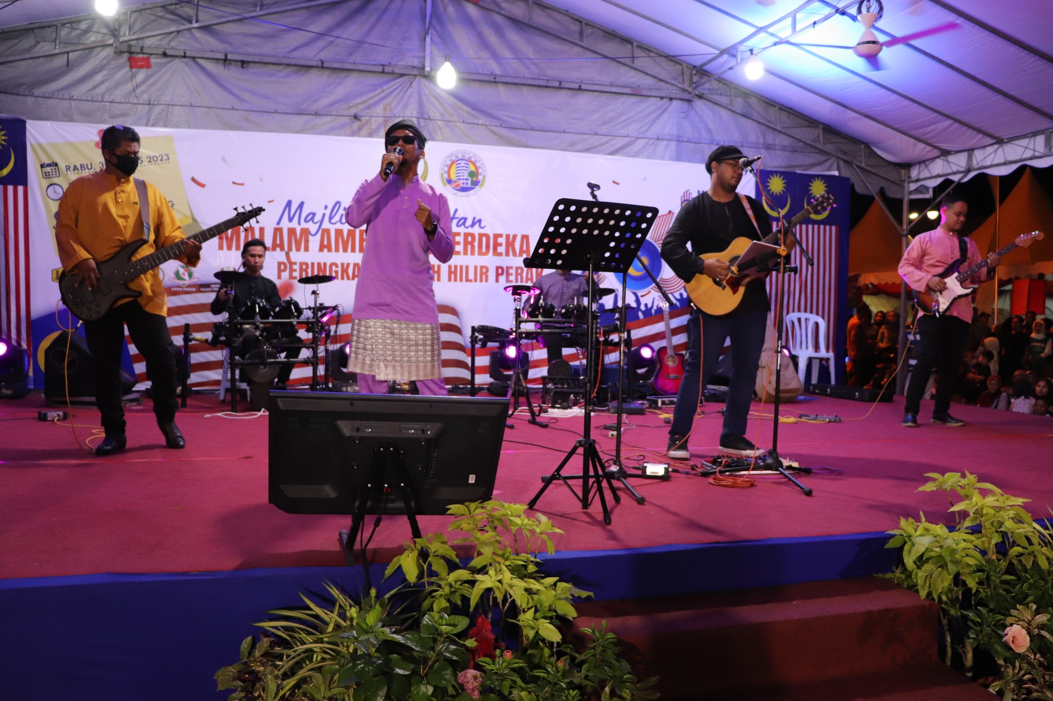 371842098 607982061510993 2968579040068620417 N