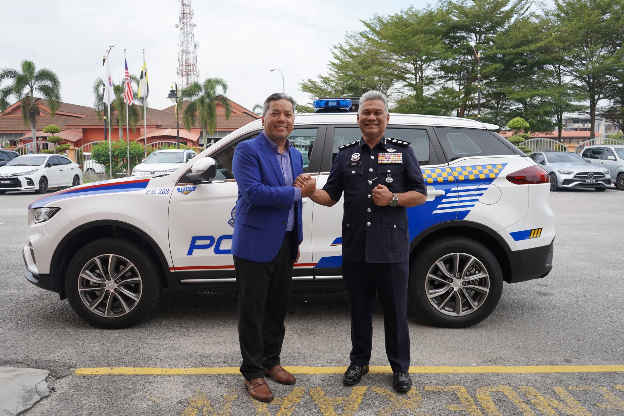 654321393 1239792701663256 5617493171643124659 N
